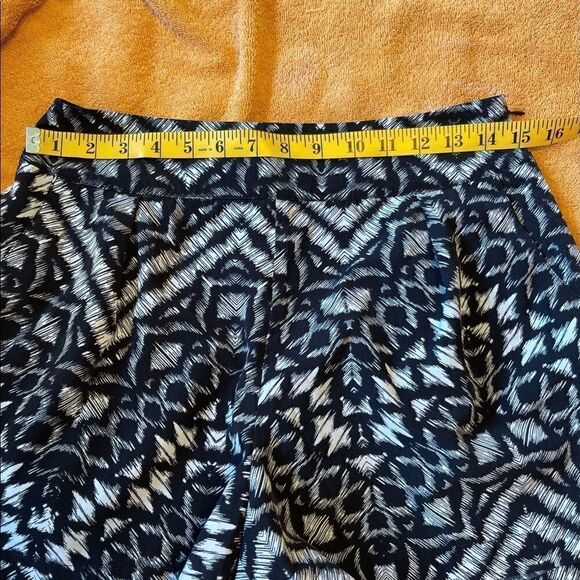 ANTHROPOLOGIE SANCTUARY  Black & White Shorts.Sz S - Picture 12 of 13